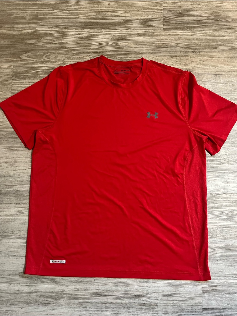 Under Armor Heat Gear Red short sleeve Shirt Size 2XL Gym Shirt